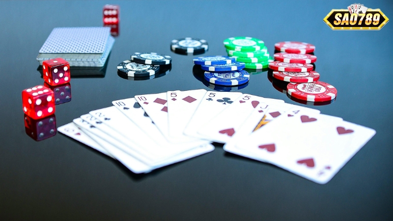 Mỗi ván Poker Texas Hold'em gồm 4 vòng cược