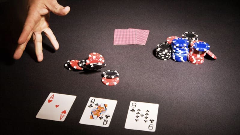 Kinh Nghiệm Thực Chiến Gấp Thép Poker Từ Cao Thủ Sunwin