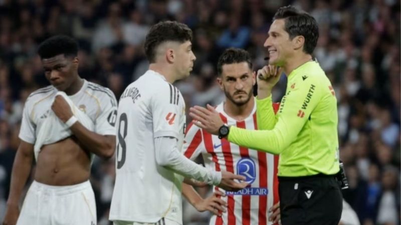 Valverde Nhận Thẻ Đỏ - Tín Hiệu Khiến Bet Thủ Cảnh Giác